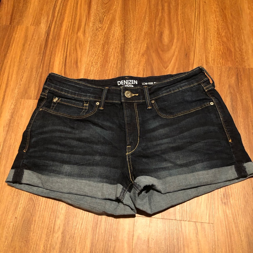 DENIZEN from Levi’s Low Rise shortie jean shorts.